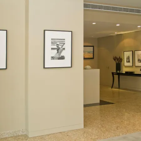 De Plaza & Hotell 4*