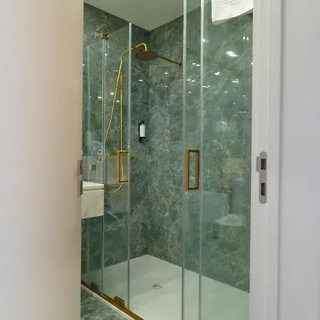 De Plaza & Hotel 4*