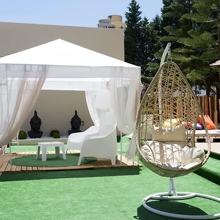 Hotel De Plaza &