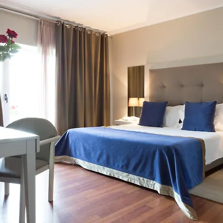 De Plaza & Ξενοδοχείο 4*