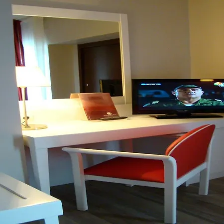Hotel De Plaza &