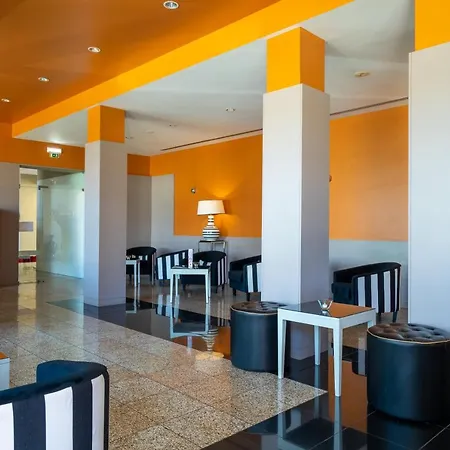 Hotel De Plaza &