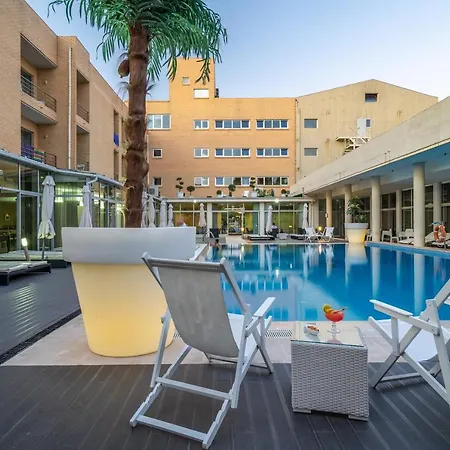 Hotel De Plaza & 4*