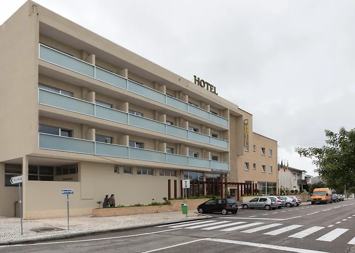 De Plaza & Отель Ильяву