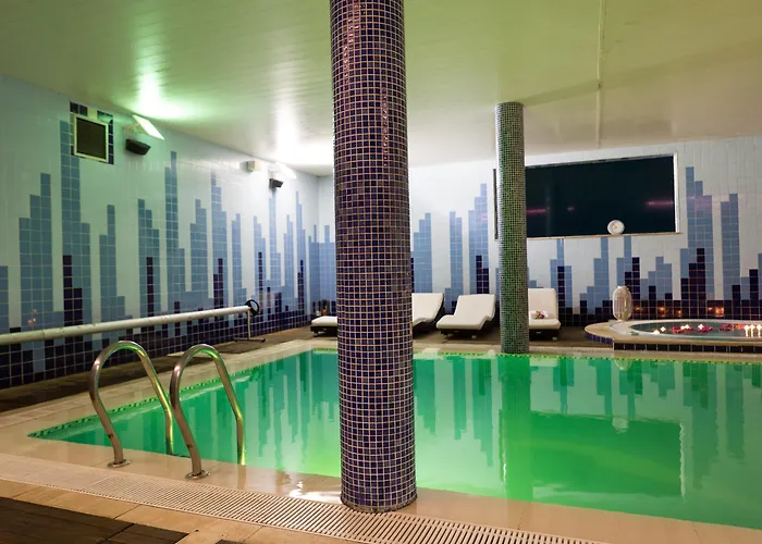 Отель De Plaza & Ильяву