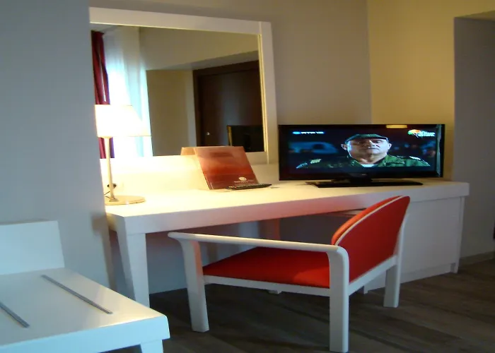 Отель De Plaza &