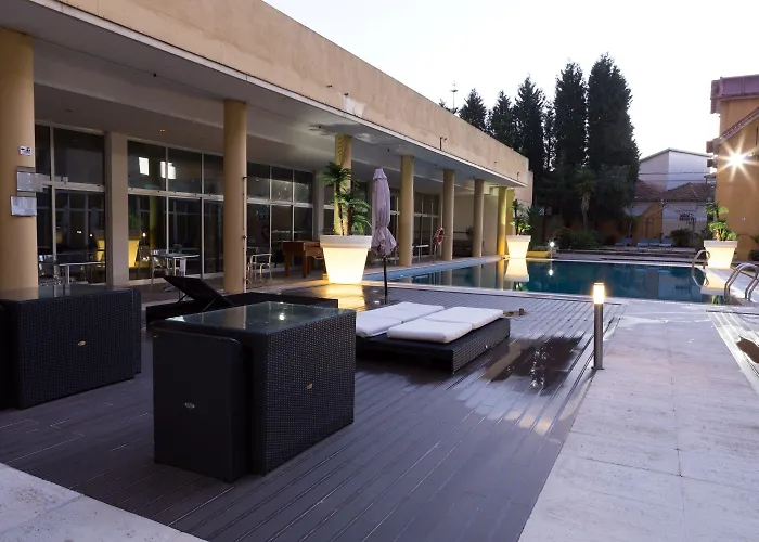 Отель De Plaza & 4*