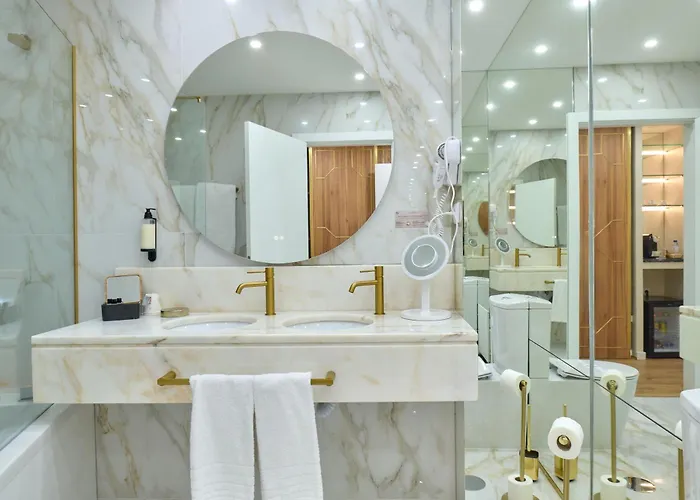 Отель De Plaza & 4*