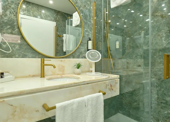 De Plaza & Отель