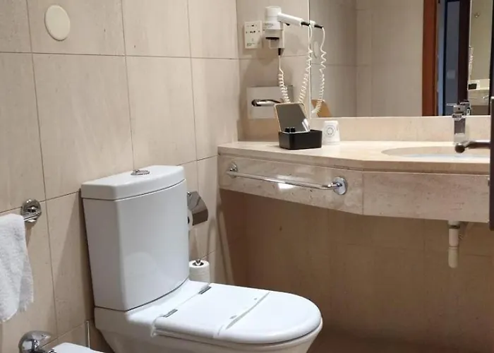 Отель De Plaza & 4*