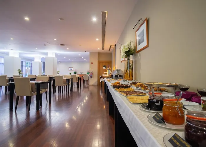 Отель De Plaza & Ильяву