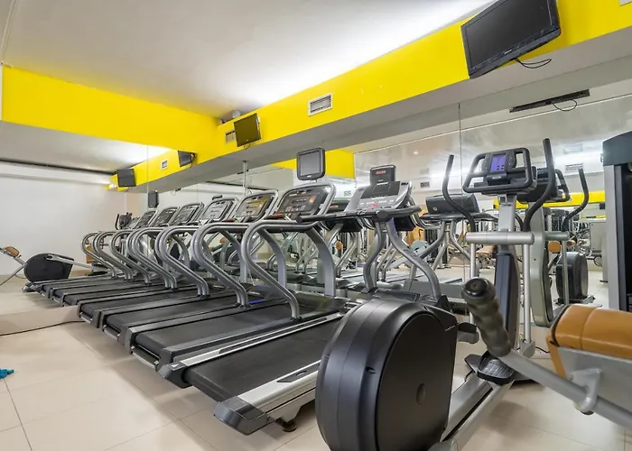 Отель De Plaza & 4*